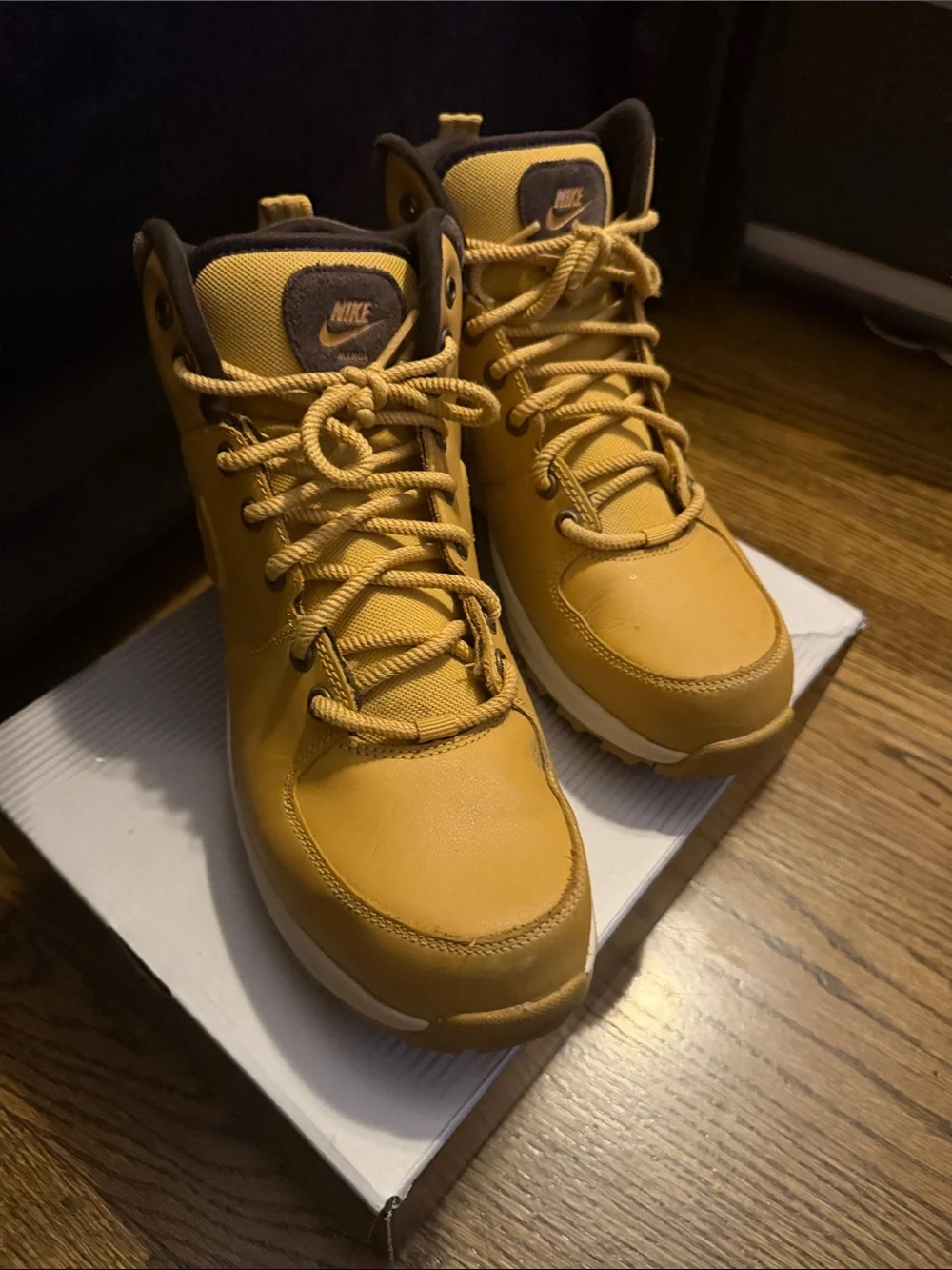 Nike Men’s Wheat/Tan High-Top Boots